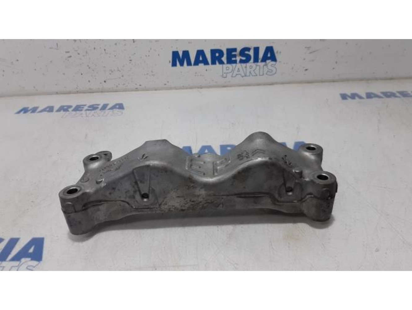 Peugeot - 3008 - Engine mount
