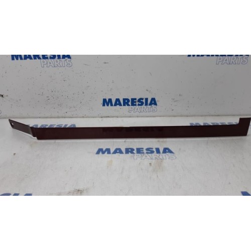 Fiat - Doblo - Sliding door rail, right