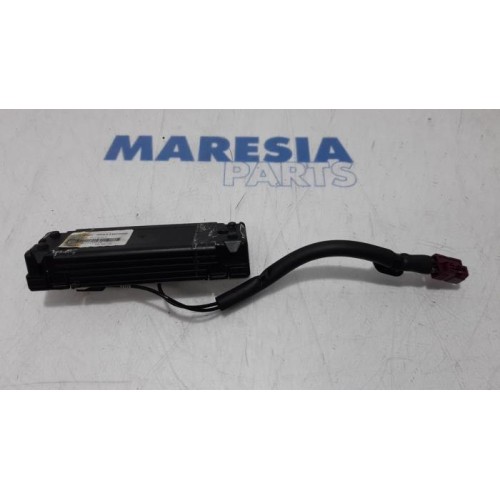 Peugeot - 308 - GPS antenna