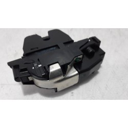 Peugeot - 308 - Tailgate lock mechanism