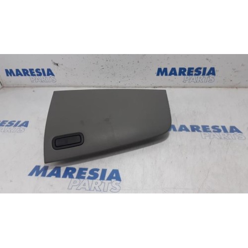 Renault - Trafic - Glovebox