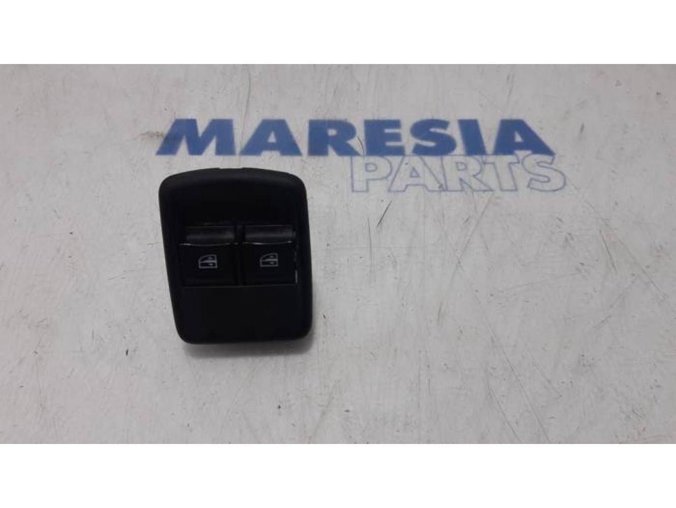 Renault - Trafic - Multi-functional window switch