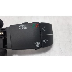 Renault - Trafic - Radio control panel