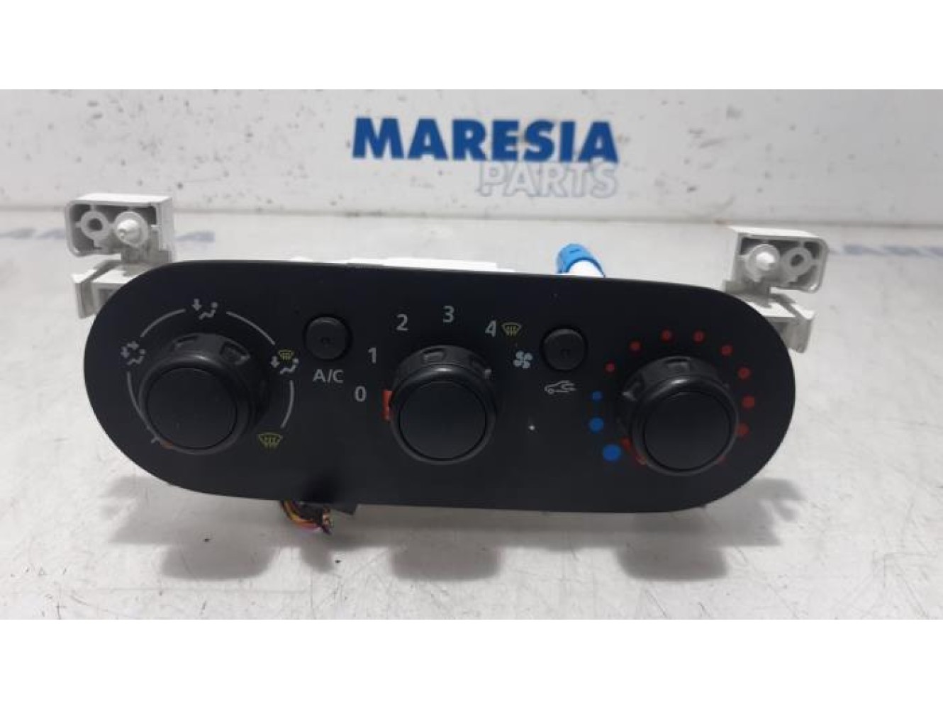 Renault - Trafic - Heater control panel