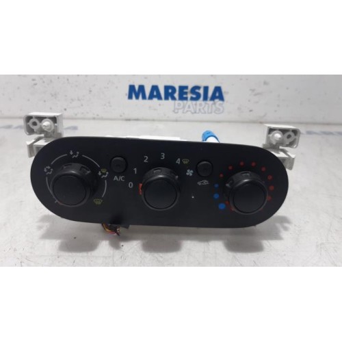 Renault - Trafic - Panneau de commandes chauffage