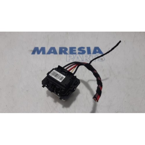 Renault - Trafic - Heater resistor