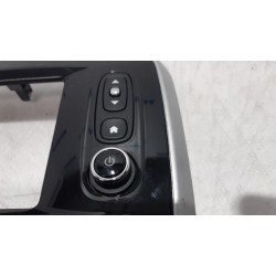 Renault - Trafic - Multi-media control unit