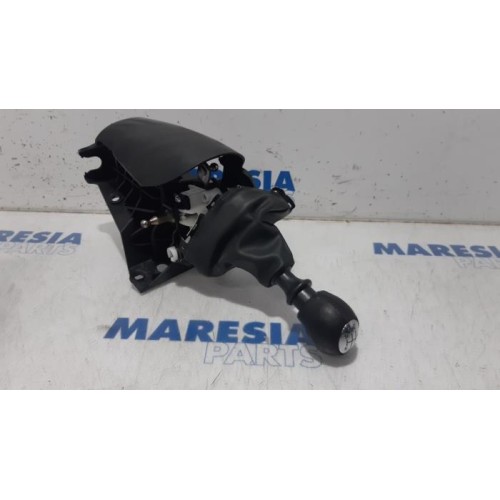 Renault - Trafic - Versnellingspook