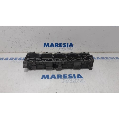 Citroen - C4 Picasso - Camshaft housing