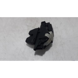 Peugeot - 207 - Tailgate lock mechanism