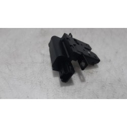 Peugeot - 207 - Tailgate lock mechanism