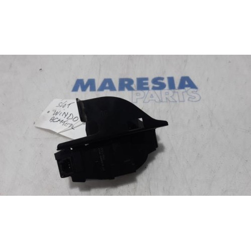 Citroen - Berlingo - Tailgate lock mechanism