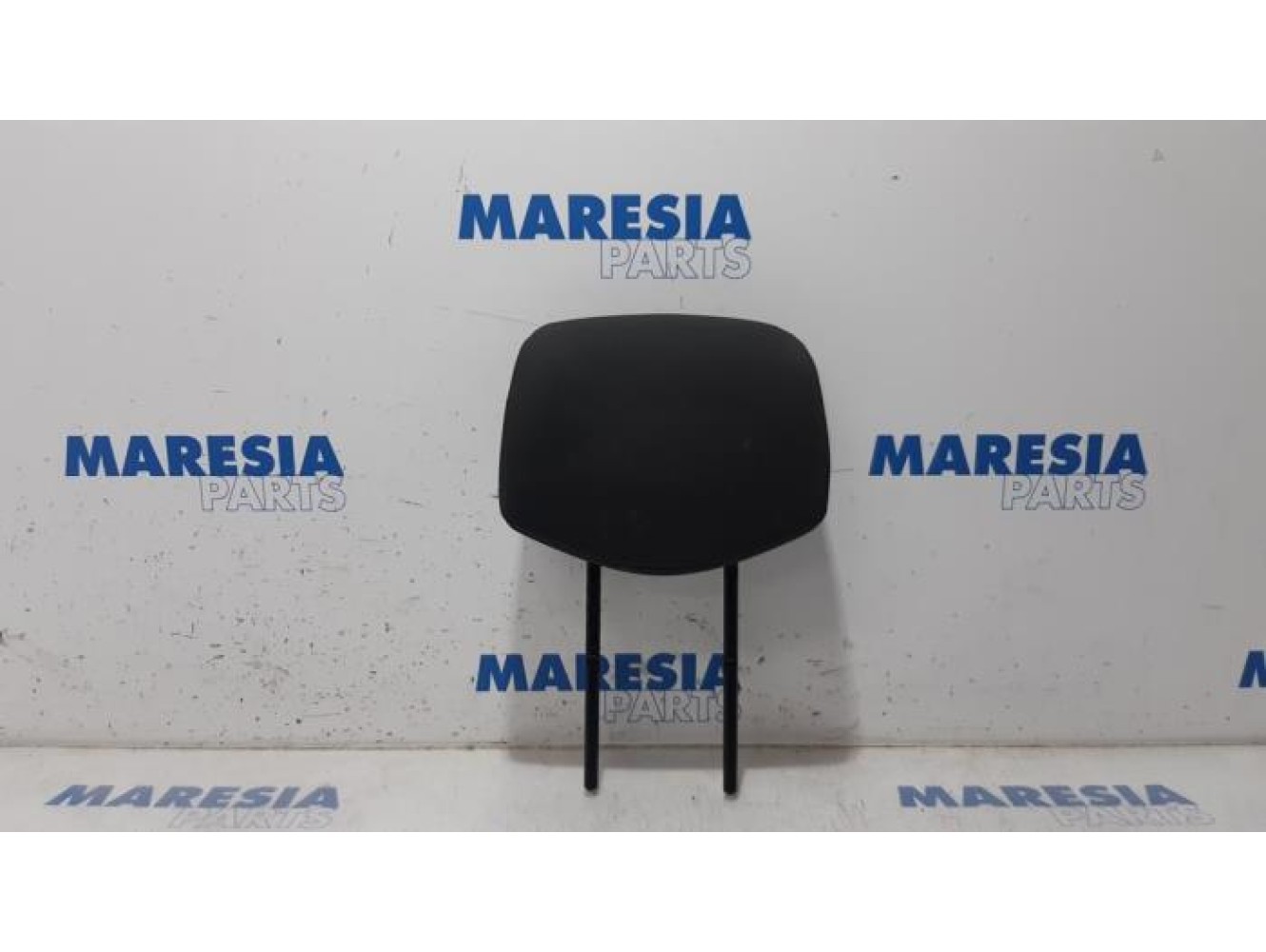 Renault - Master - Headrest