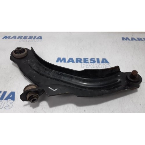 Renault - Clio - Front lower wishbone, left