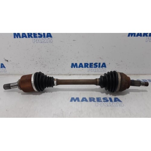 Renault - Trafic - Front drive shaft, left