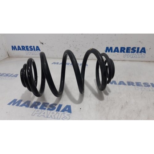 Renault - Trafic - Rear coil spring