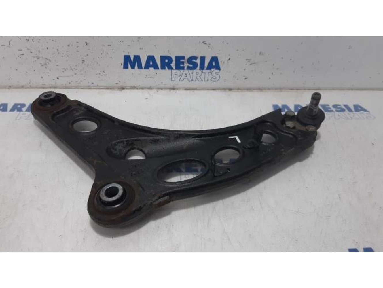 Renault - Trafic - Front lower wishbone, left