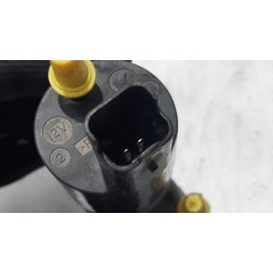 Renault - Trafic - Scheibensprüherpumpe vorne