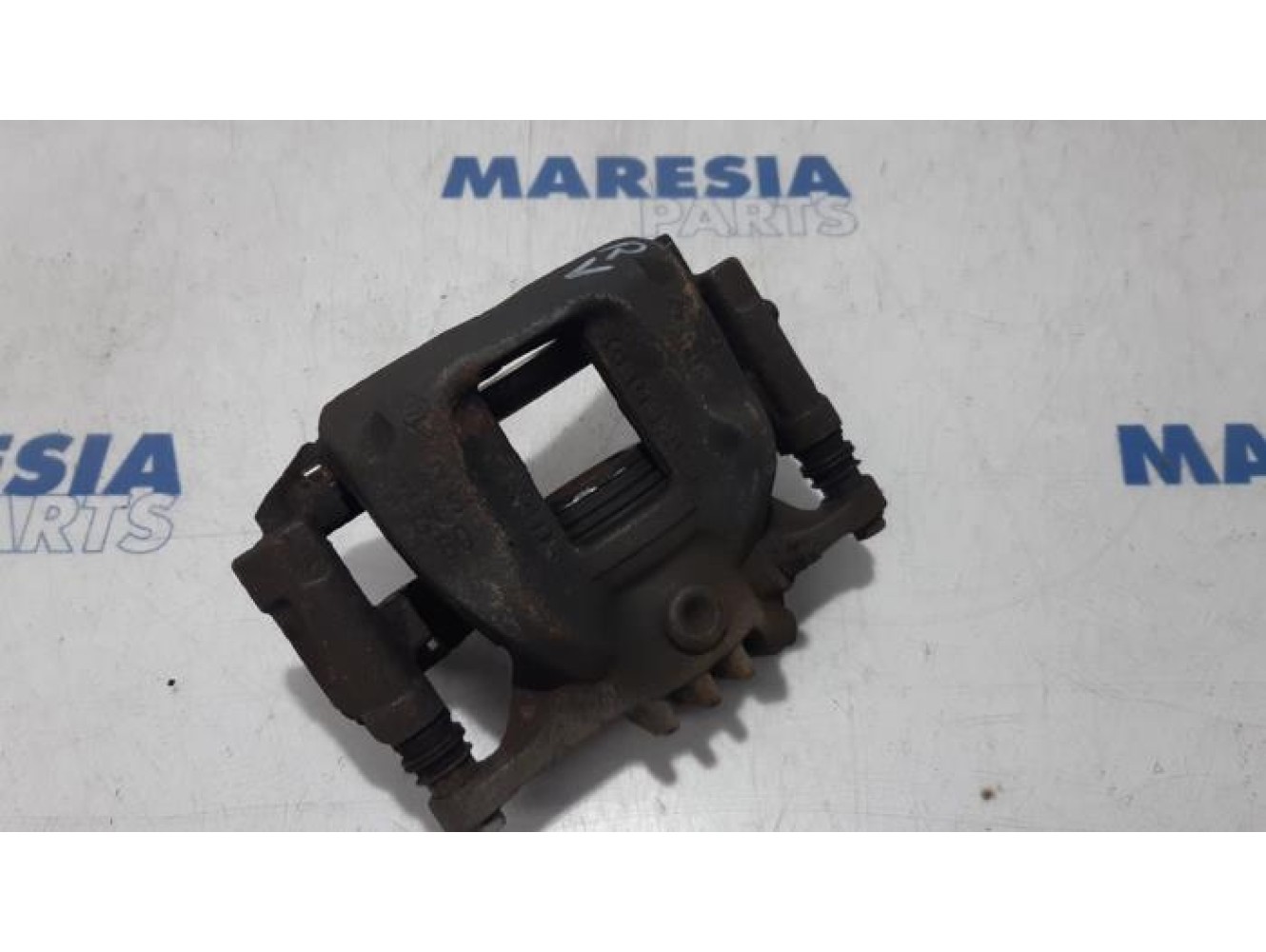 Renault - Trafic - Front brake calliper, right