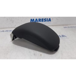 Citroen - C4 - Armrest