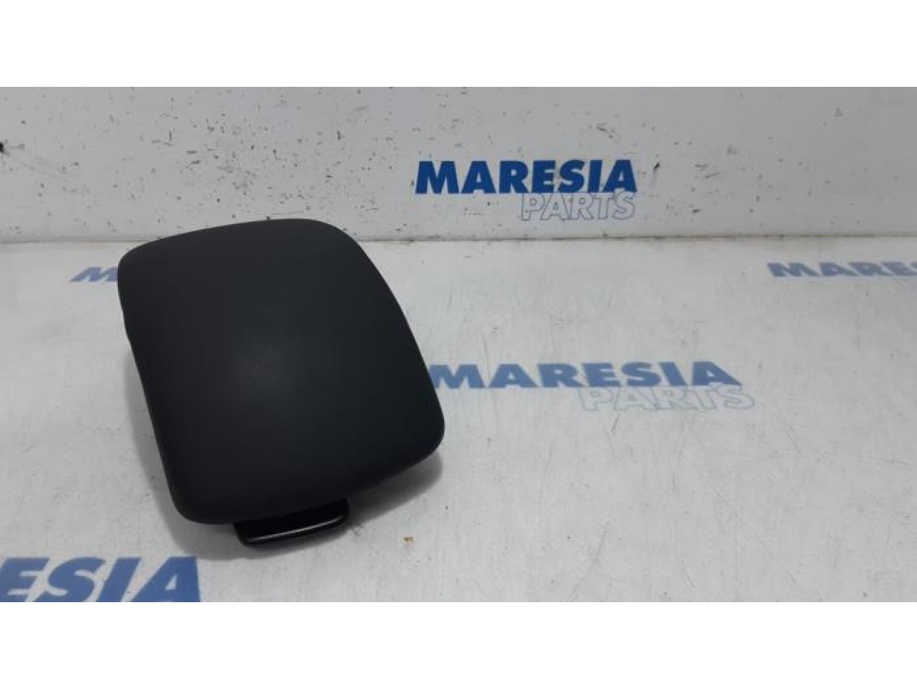 Citroen - C4 - Armrest