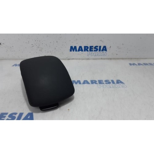 Citroen - C4 - Armrest
