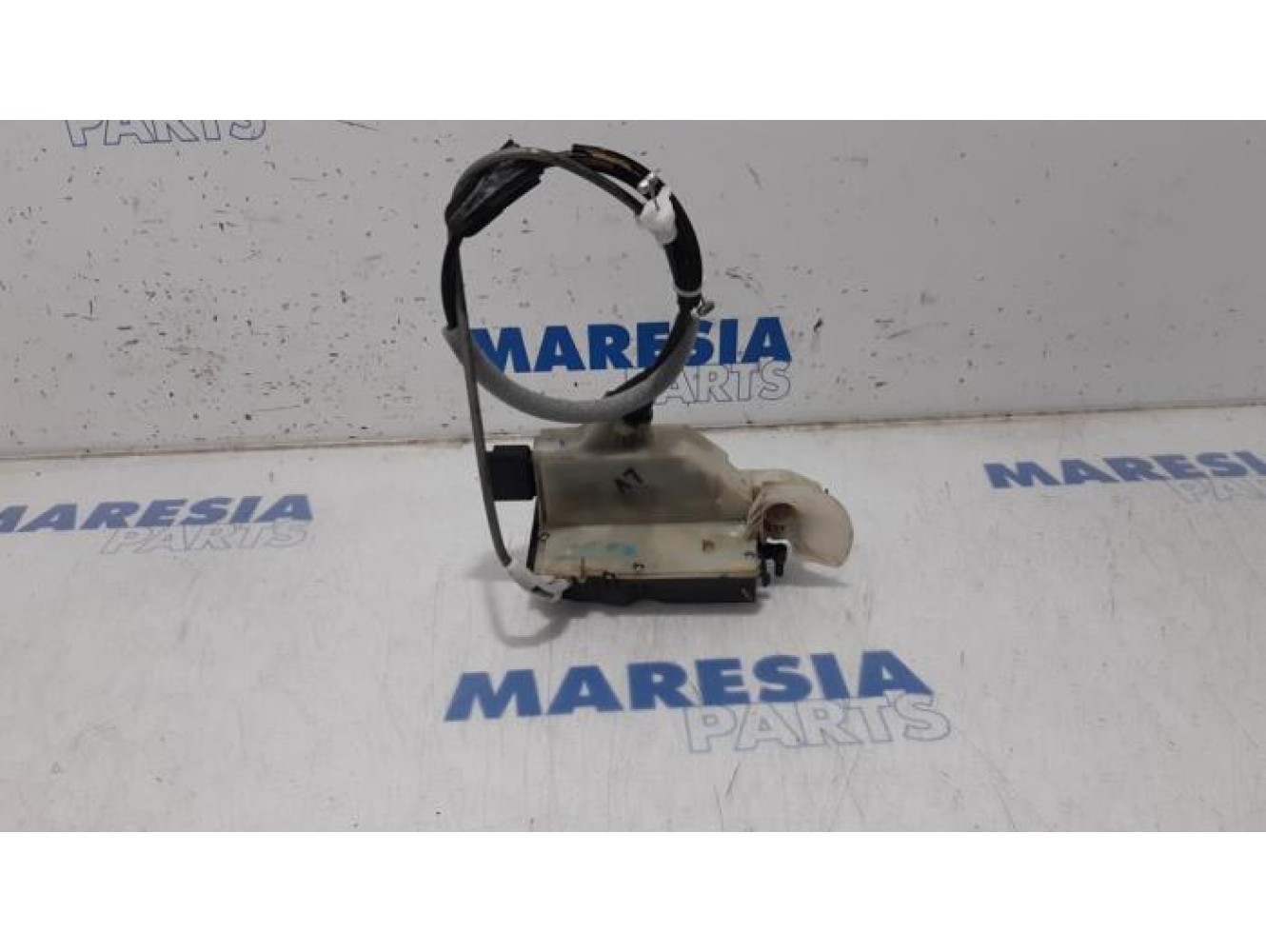 Citroen - C4 - Door lock mechanism 4-door, front left
