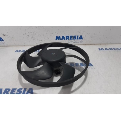 Renault - Trafic - Fan motor