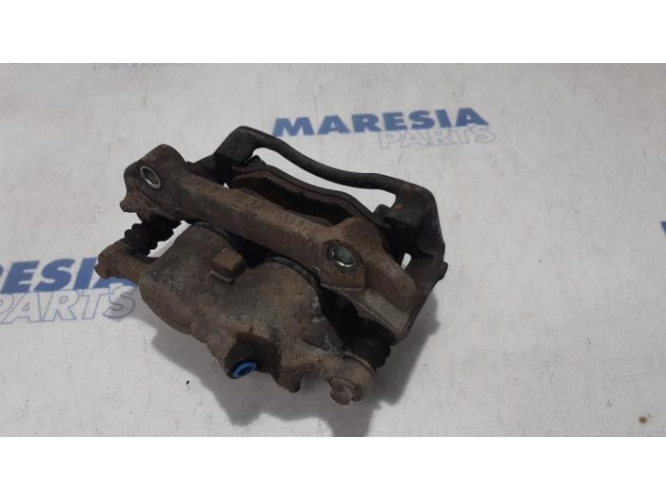 Renault - Trafic - Front brake calliper, left