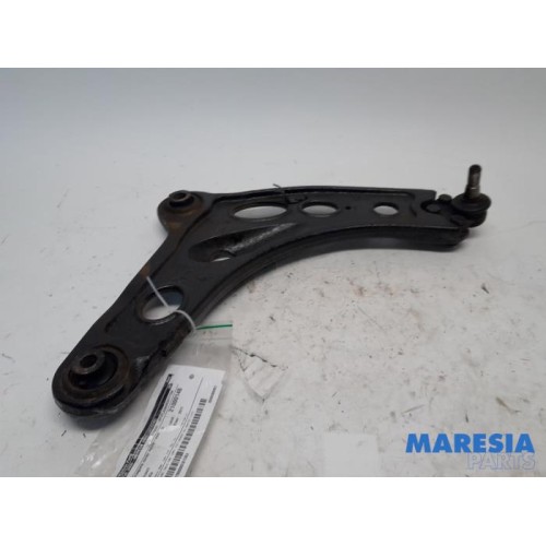 Renault - Trafic - Front lower wishbone, right