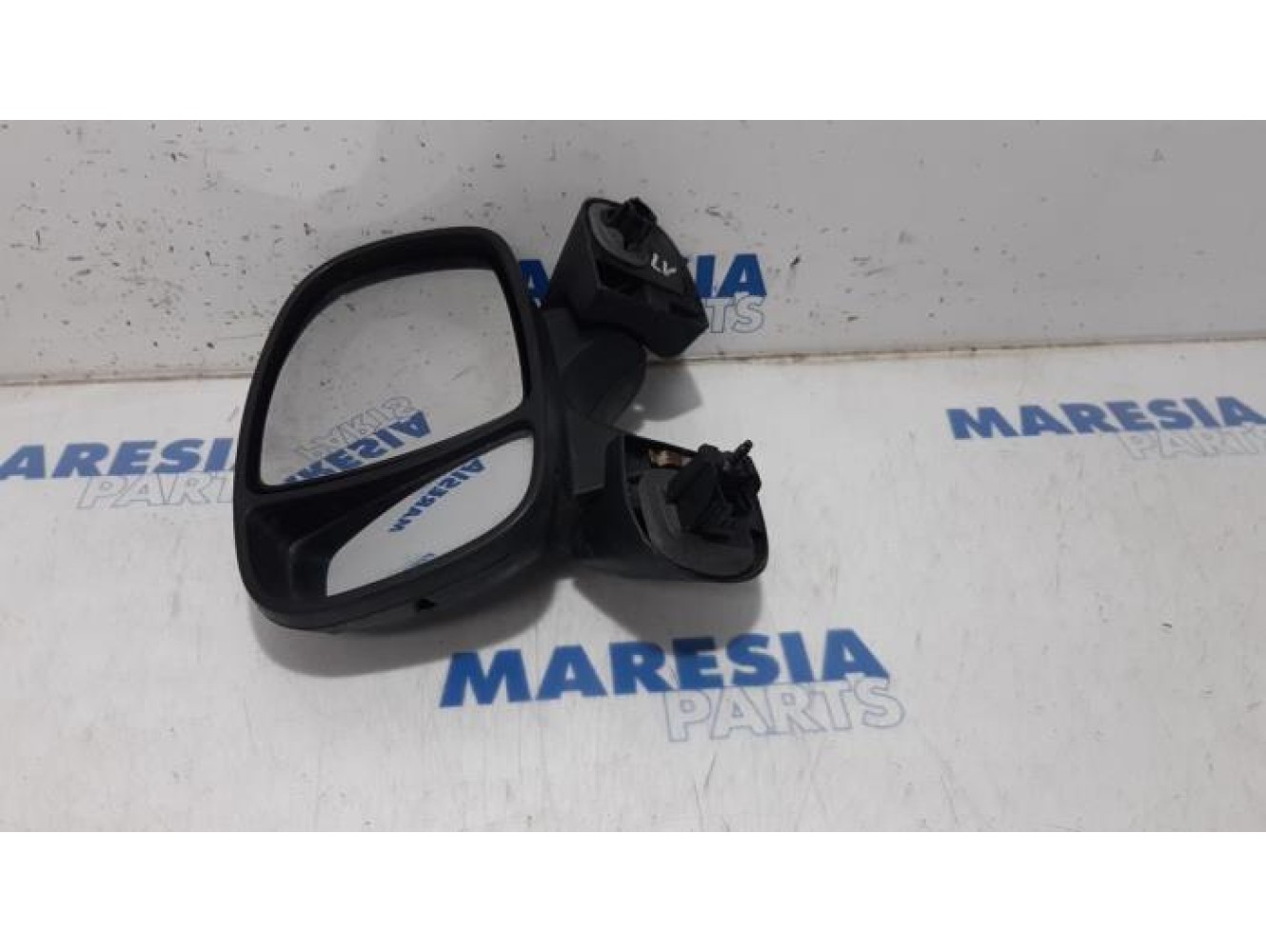 Renault - Trafic - Wing mirror, left