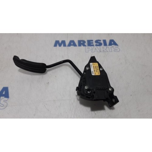 Renault - Trafic - Gaspedaalpositie Sensor