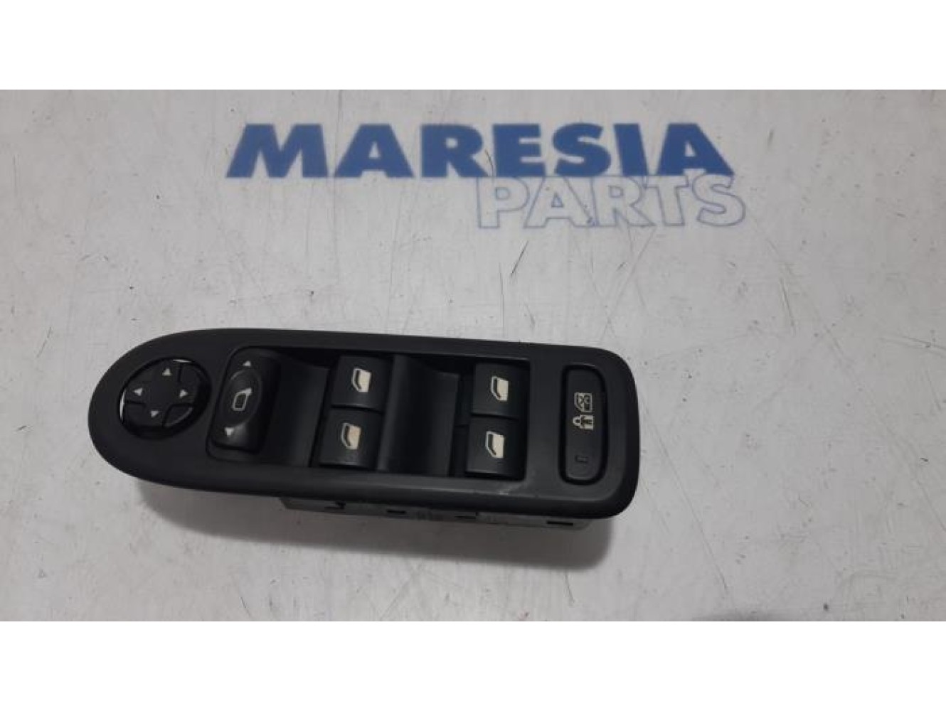 Peugeot - 308 - Multi-functional window switch
