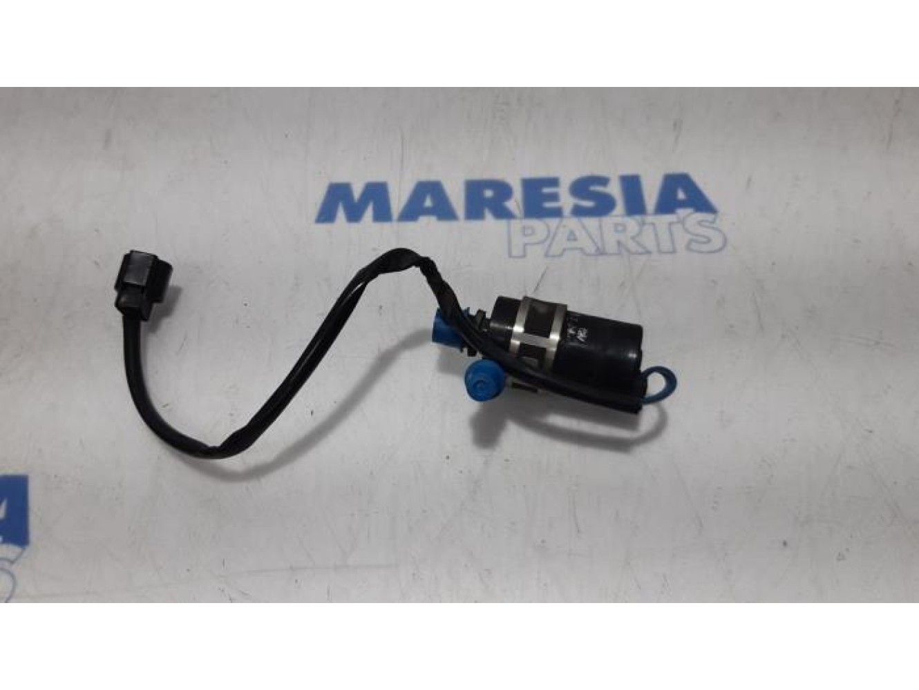 Peugeot - 4007 - Scheibensprüherpumpe vorne