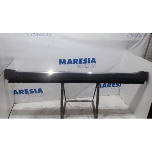 Peugeot - 4007 - Zijskirt links