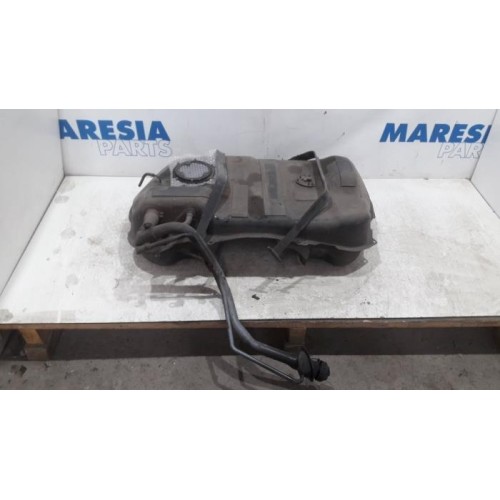 Peugeot - 4007 - Tank