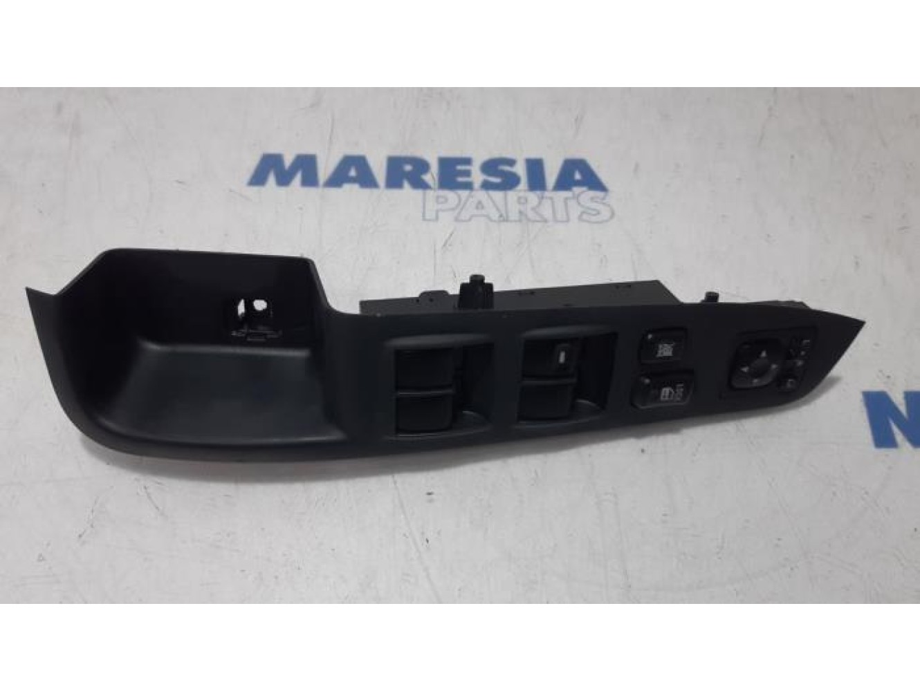 Peugeot - 4007 - Multi-functional window switch