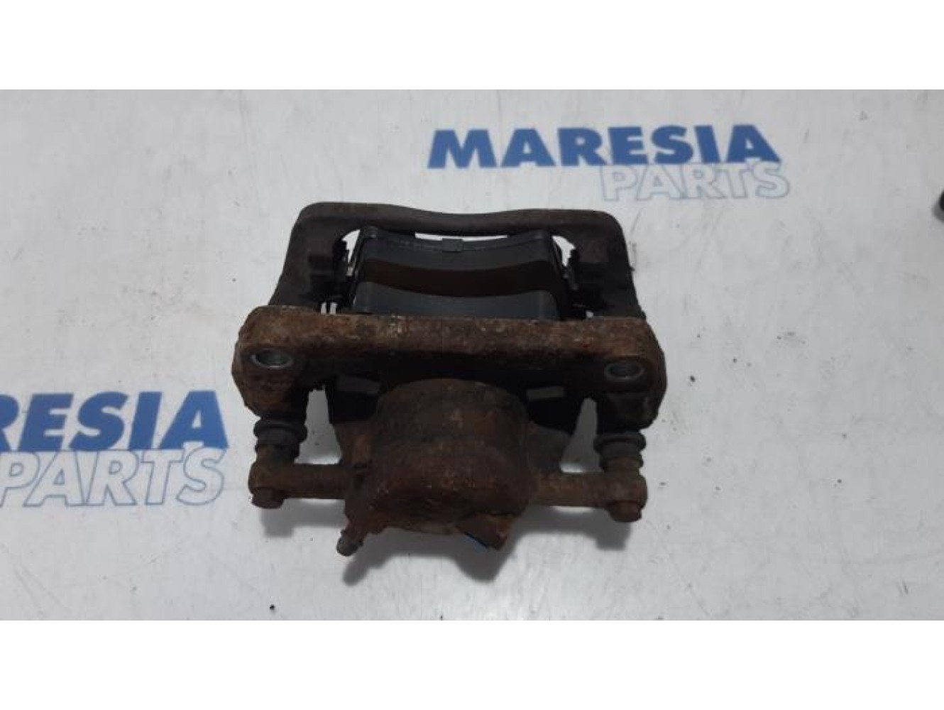 Renault - Kangoo - Front brake calliper, right