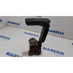 Renault - Kangoo - Parking brake lever