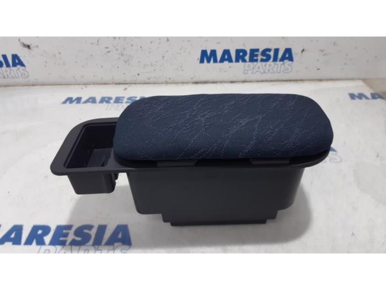 Renault - Avantime - Armrest
