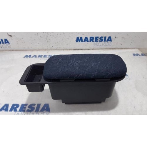 Renault - Avantime - Armrest