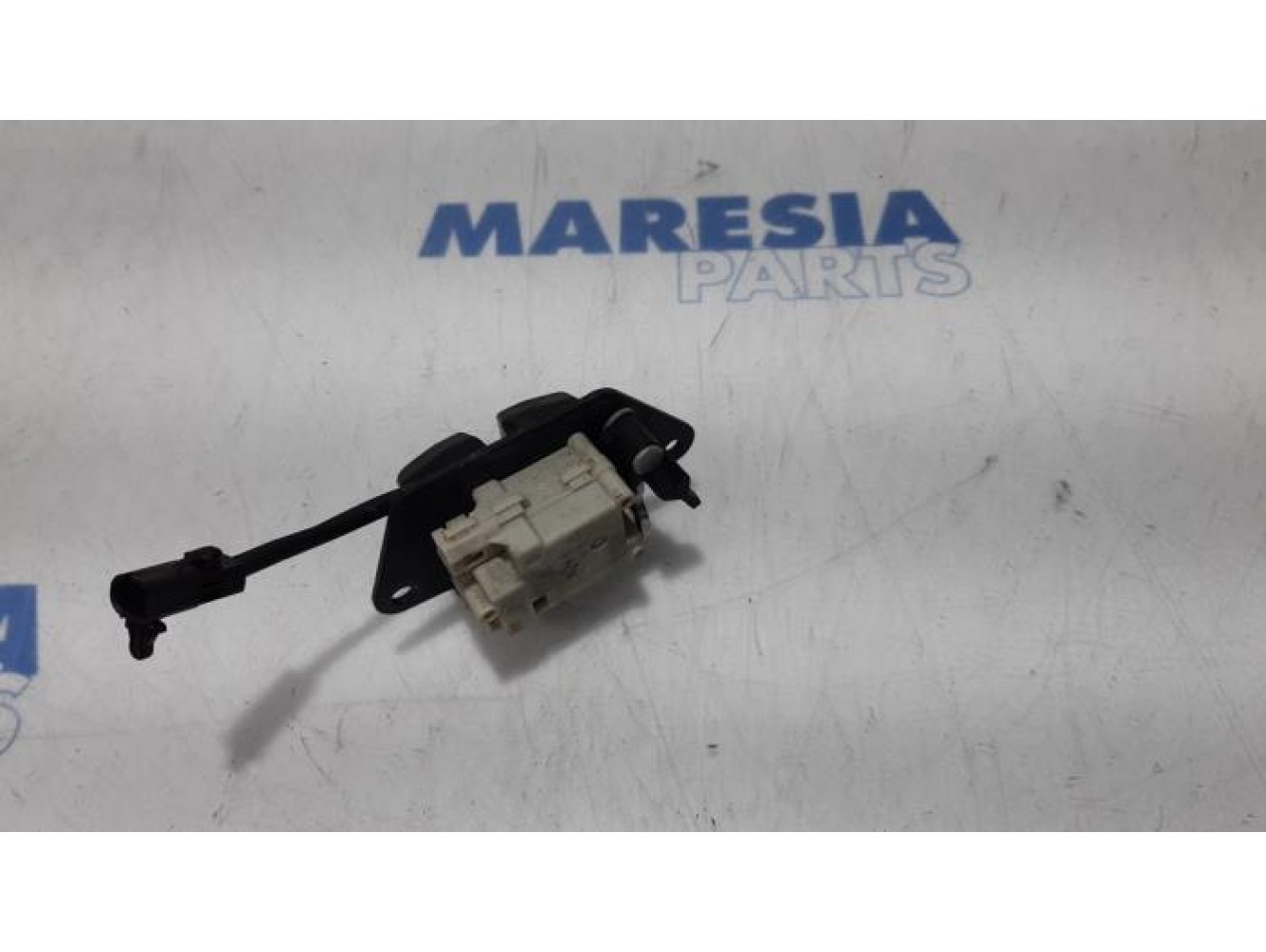 Fiat - Panda - Tailgate lock mechanism