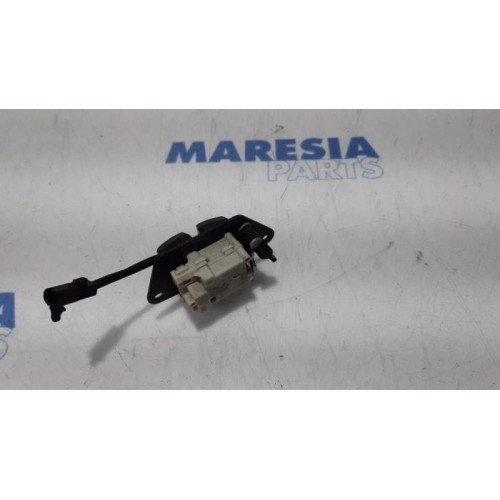 Fiat - Panda - Tailgate lock mechanism