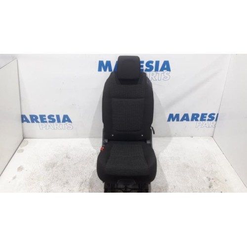 Peugeot - 5008 - Sitz hinten