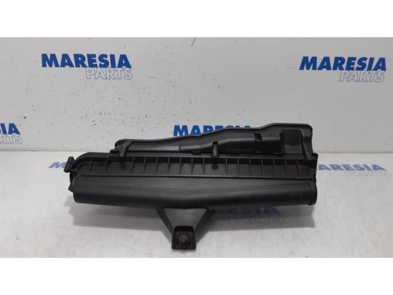 Peugeot - 5008 - Air box