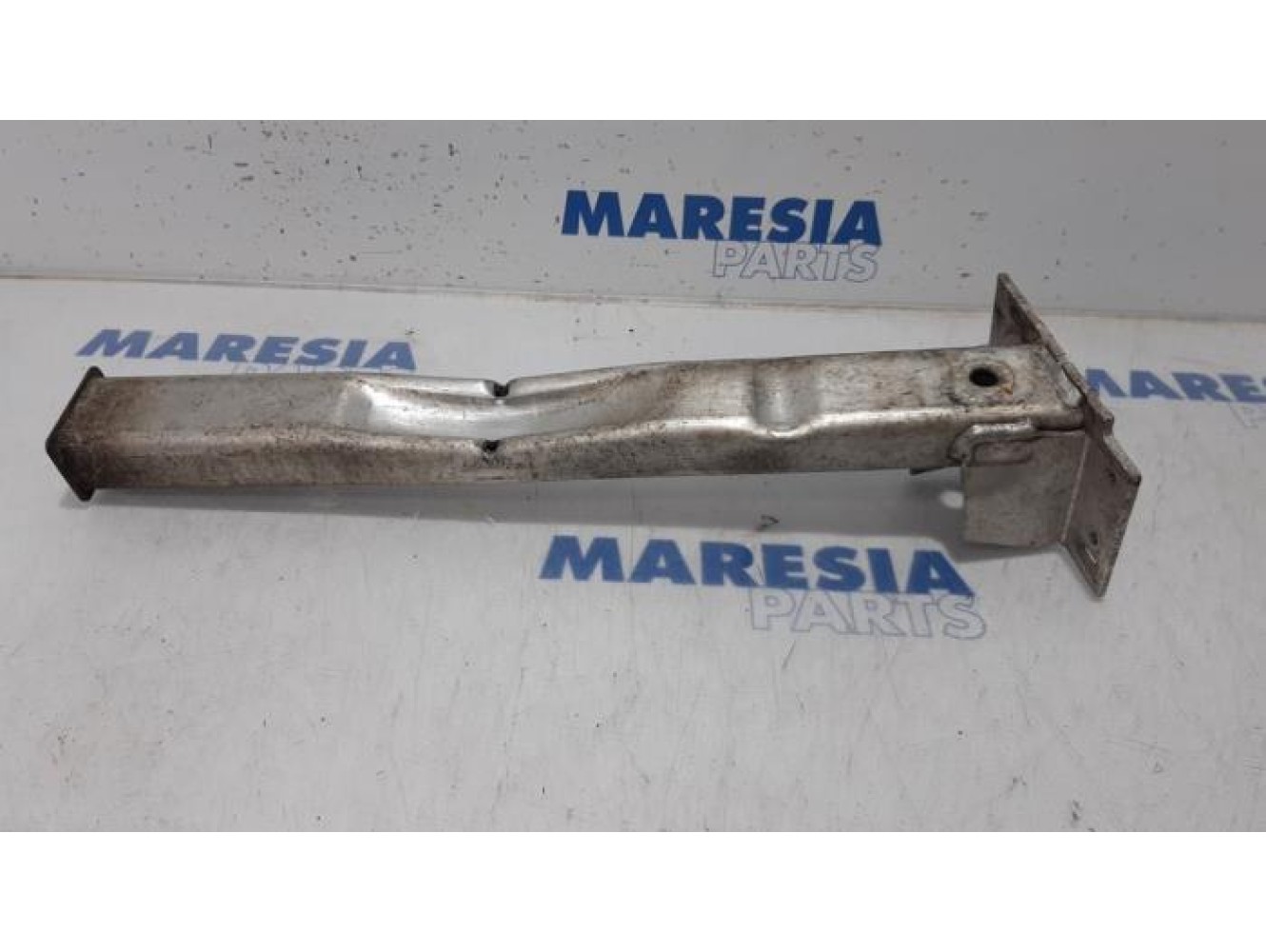 Peugeot - 5008 - Subframe