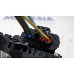Peugeot - 5008 - Front wiper motor