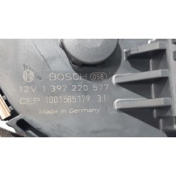 Peugeot - 5008 - Front wiper motor