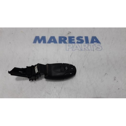 Peugeot - Expert - Steering wheel mounted radio control