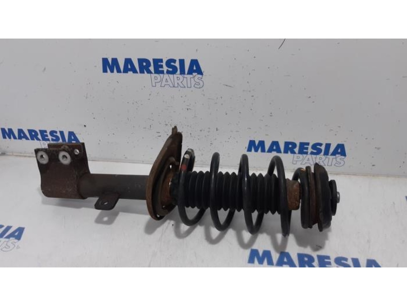 Peugeot - 5008 - Front shock absorber rod, left